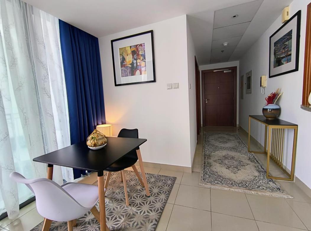 Trinity Holiday Homes - Standpoint Tower Downtown ดูไบ ภายนอก รูปภาพ